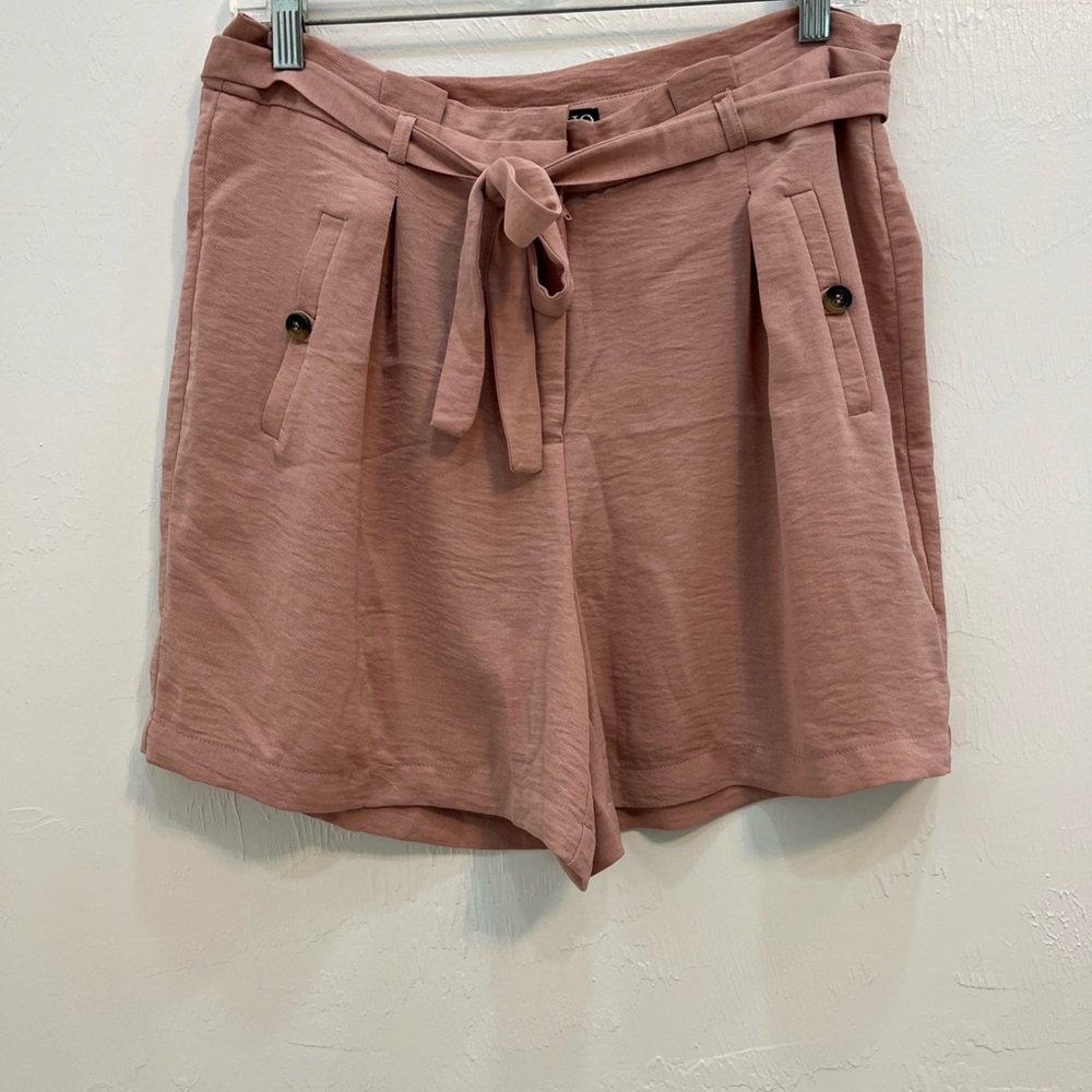 SOHO Apparel Ltd. Paperbag‎ Shorts Womens 8 Pink Excellent Tie Waist Pleated